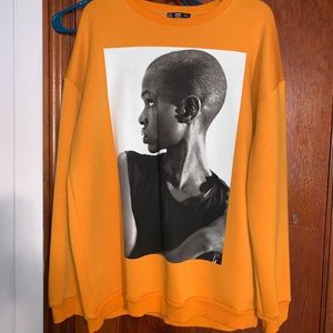 ZARA “Don’t Leave” Graphic Sweatshirt